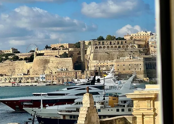 Casa de hóspedes Turretta - Private With Ensuite Bathroom In Vittoriosa, Three Cities Birgu