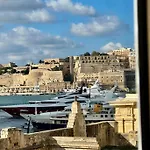 Maison d'hôtes Turretta - Private With Ensuite Bathroom In Vittoriosa, Three Cities Il-Birgu