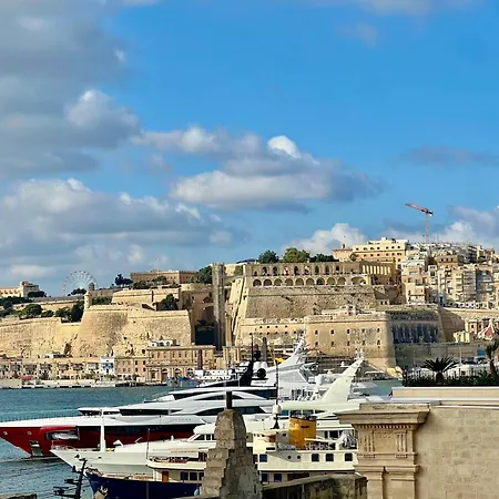 Turretta - Private With Ensuite Bathroom In Vittoriosa, Three Cities